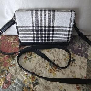 Thirty-One Clutch w/Crossbody Strap